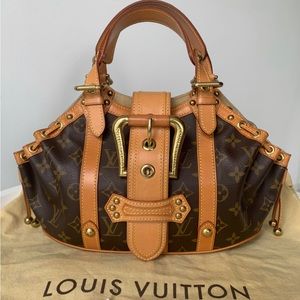 RARE‼️ Louis Vuitton Theda.